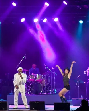 Live concert by Avery Sunshine