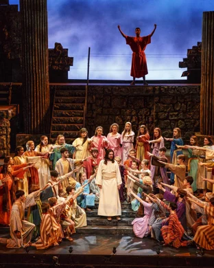 She Stoops To Conquer